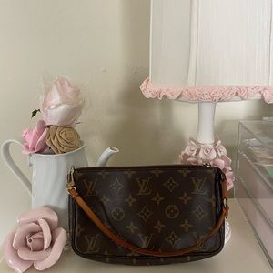 GUC vintage Louis Vuitton monogram pochette accessories authentic